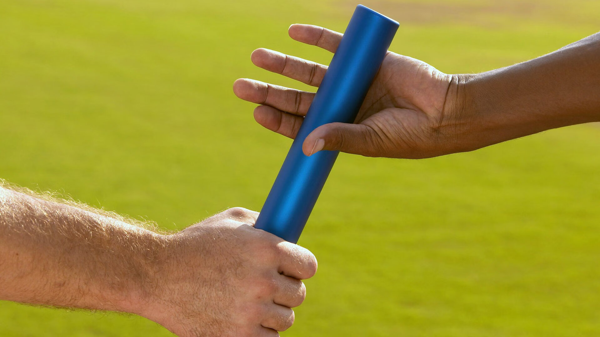 主裁权威是否因VAR系统而被弱化,主裁判可以决定var介入吗_